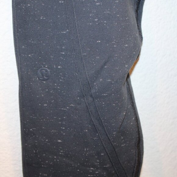 Lululemon gray speckled leggings fit Iike a size small 10 inch waist laid flat - Picture 4 of 6